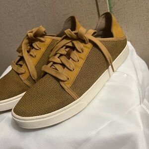 Olukai Peheua Li lightweight step-in sneakers mustard yellow Size 10